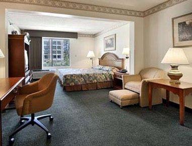 Wingate By Wyndham Raleigh Durham / Airport Exterior foto